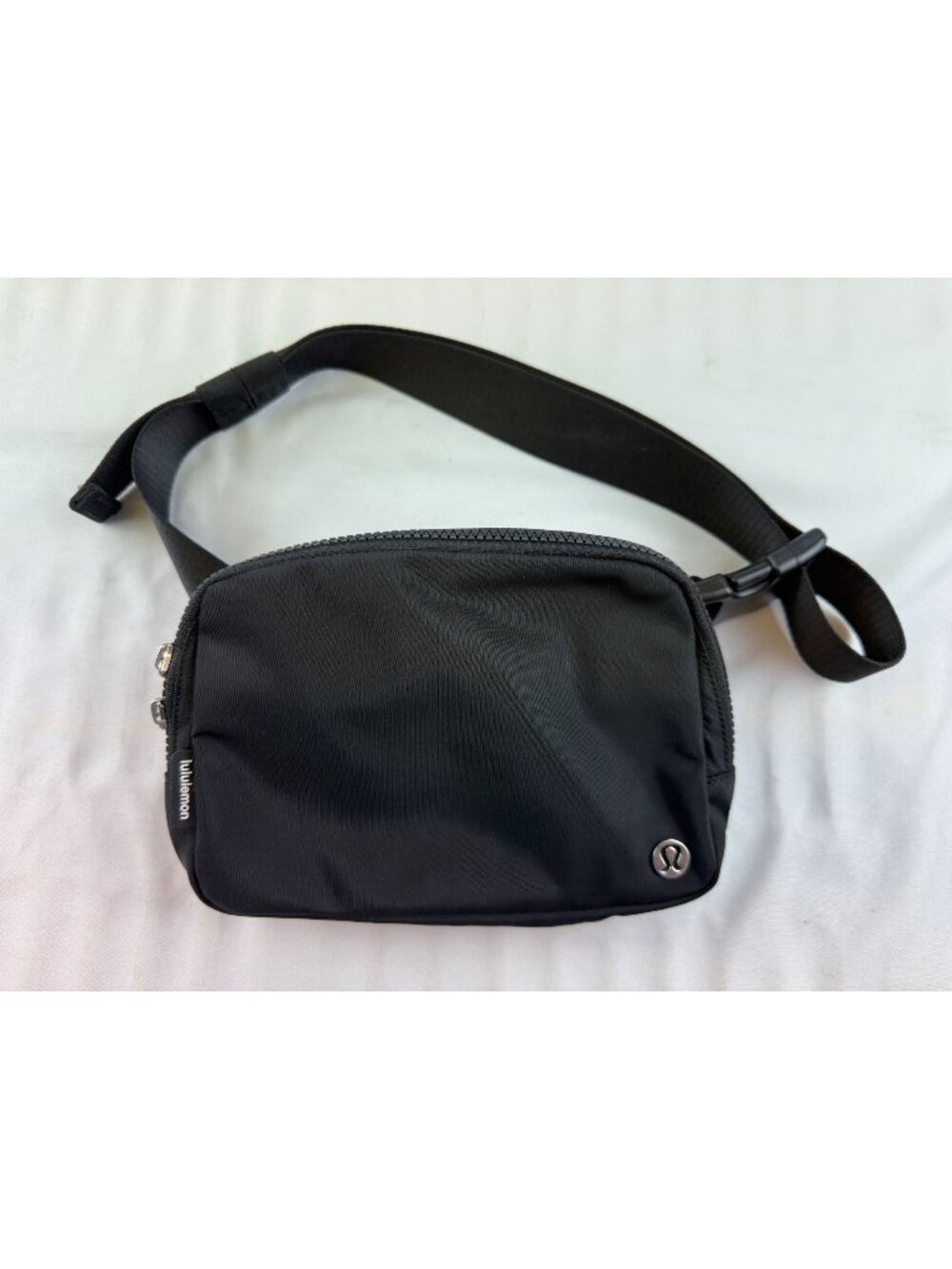 Lululemon Everywhere Belt Crossbody Bag 1L Black for Women Men Fanny Pack